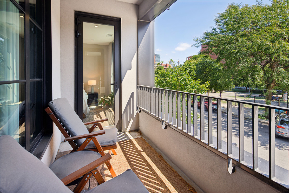 1400 W Monroe Street Unit: 2A