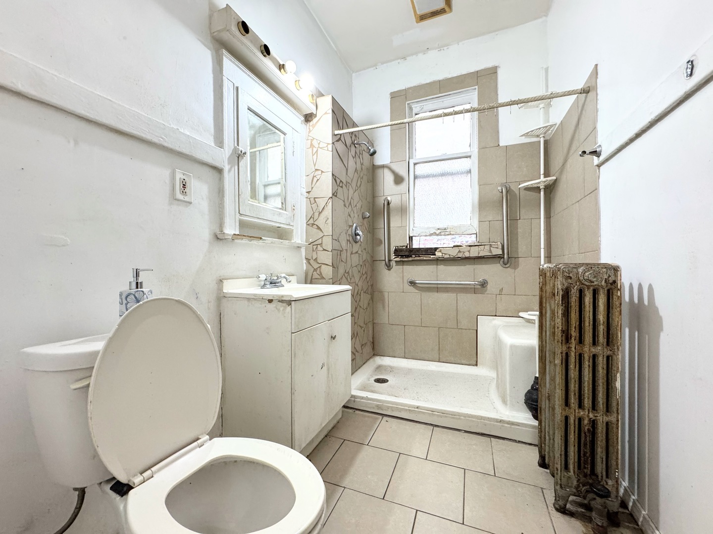 3908 W Gladys Avenue