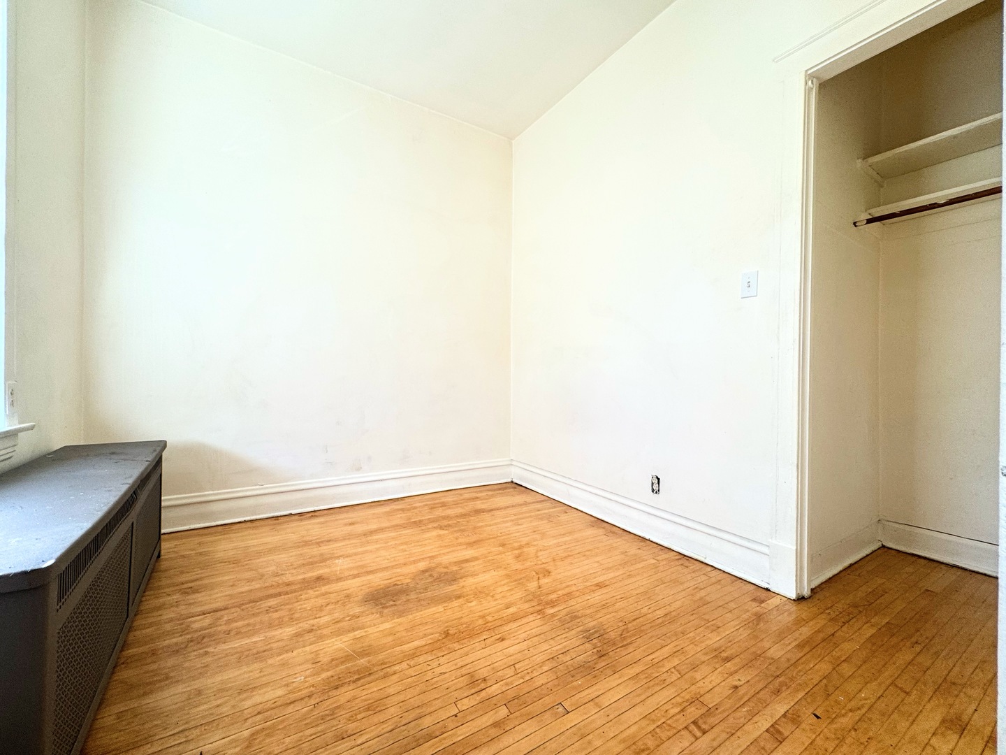 3908 W Gladys Avenue