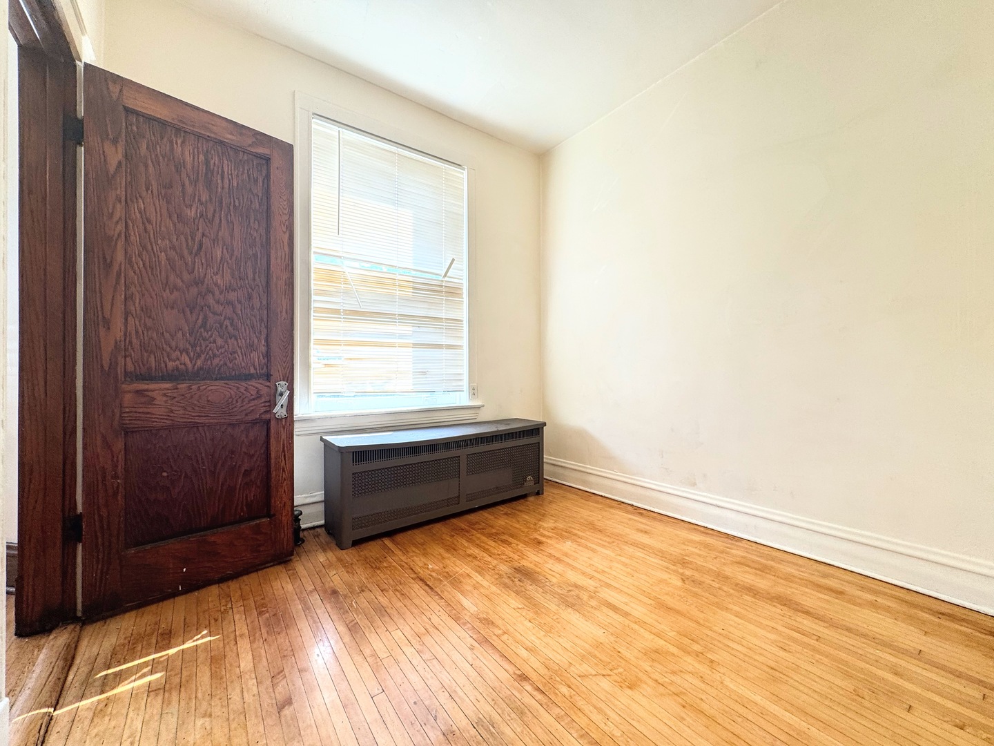 3908 W Gladys Avenue