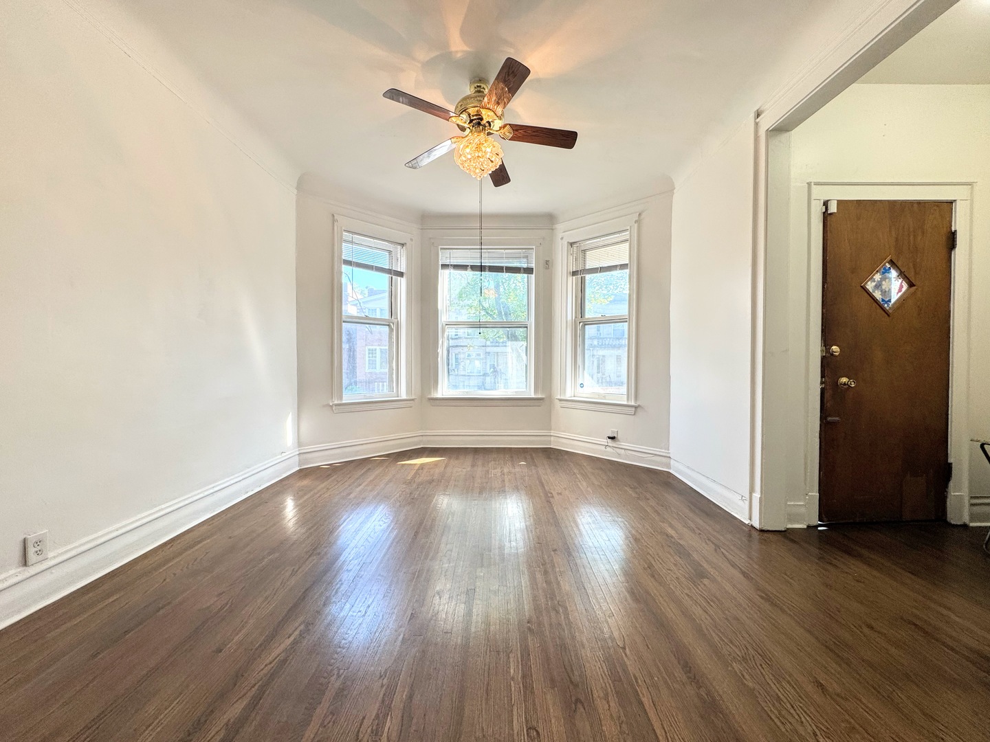 3908 W Gladys Avenue