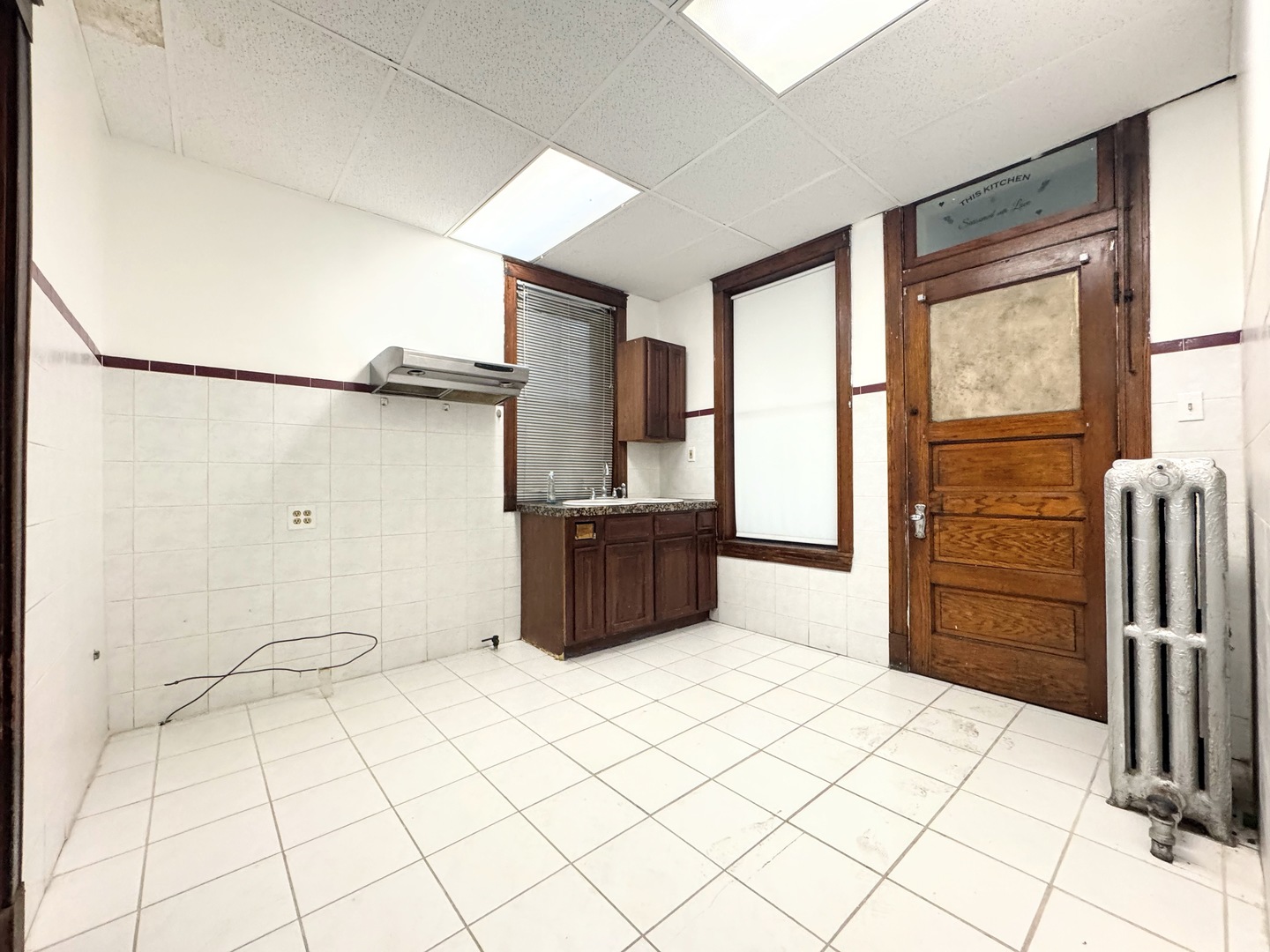 3908 W Gladys Avenue