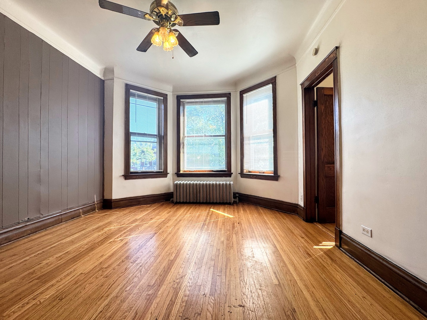 3908 W Gladys Avenue