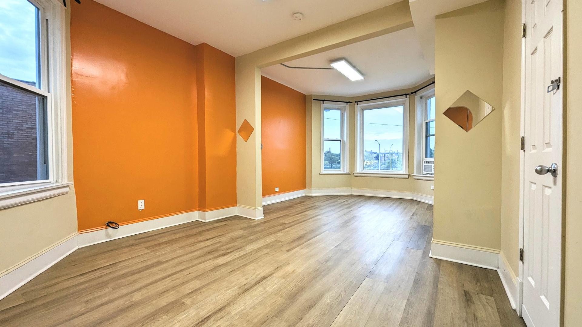 3822 W Congress Parkway