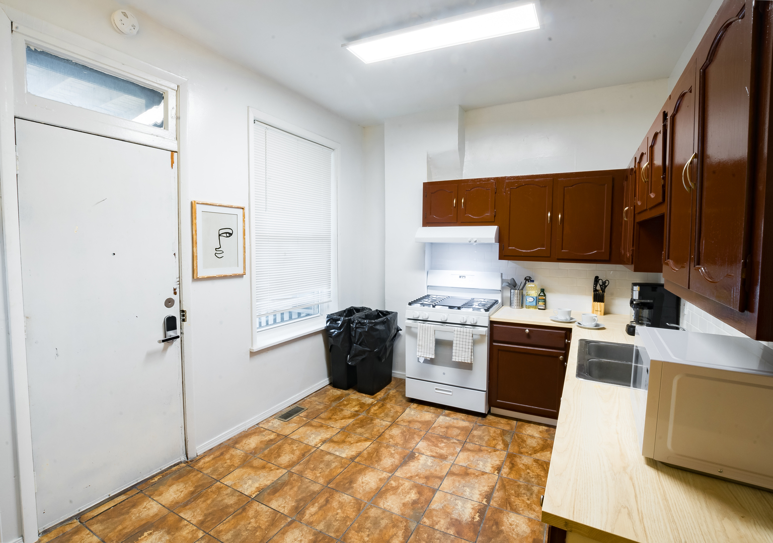 3822 W Congress Parkway