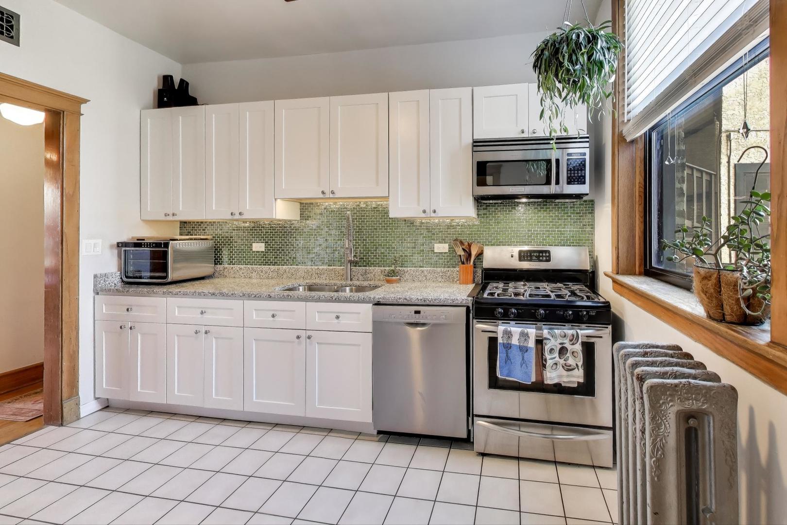 5622 N Glenwood Avenue Unit: 1