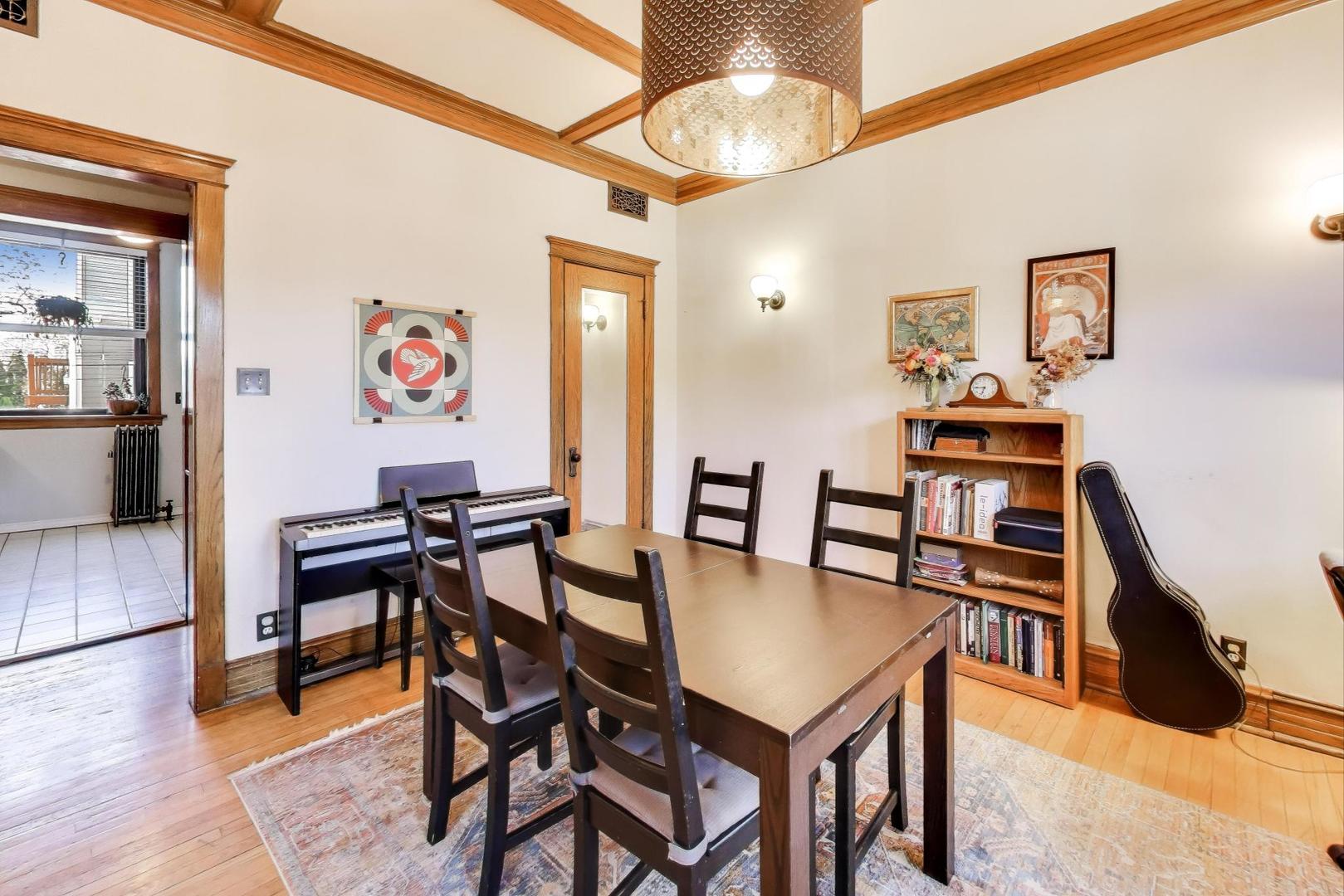 5622 N Glenwood Avenue Unit: 1