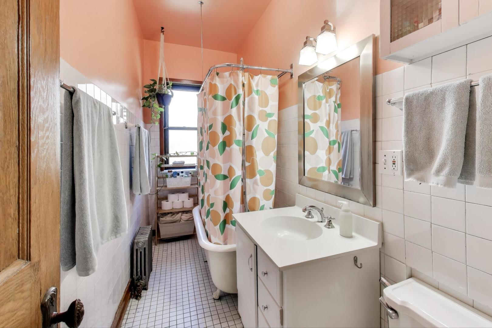 5622 N Glenwood Avenue Unit: 1
