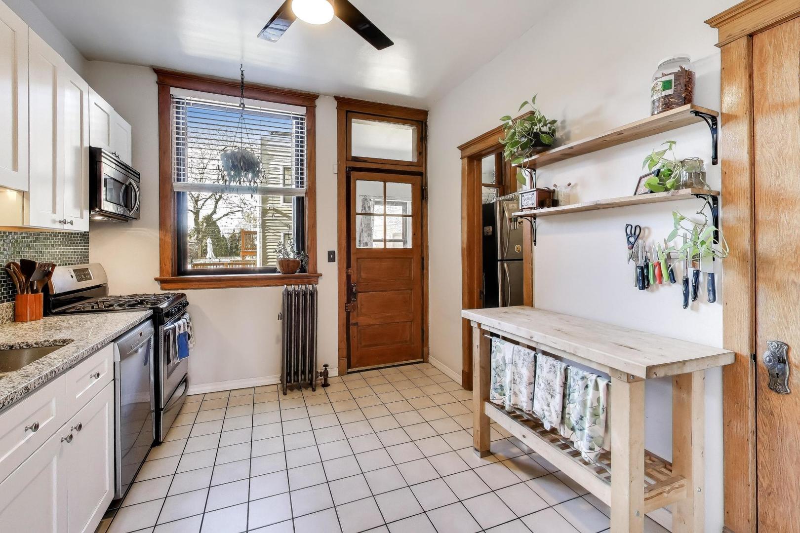 5622 N Glenwood Avenue Unit: 1