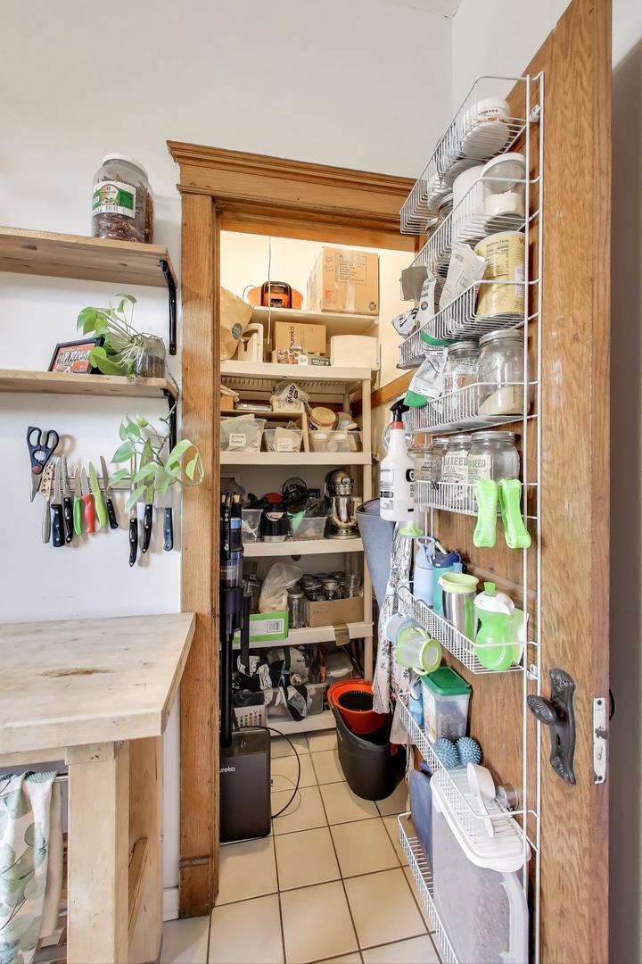 5622 N Glenwood Avenue Unit: 1
