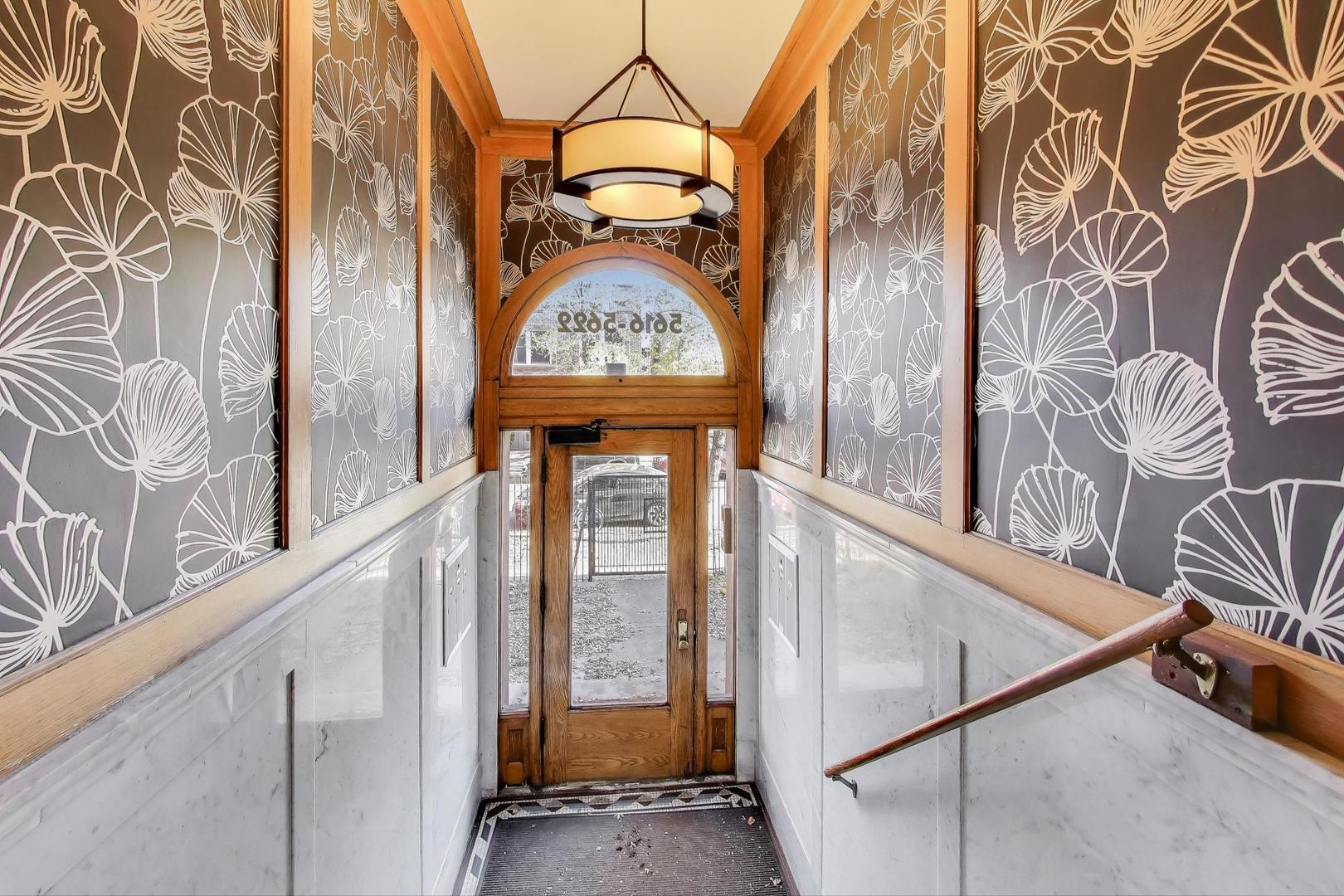 5622 N Glenwood Avenue Unit: 1
