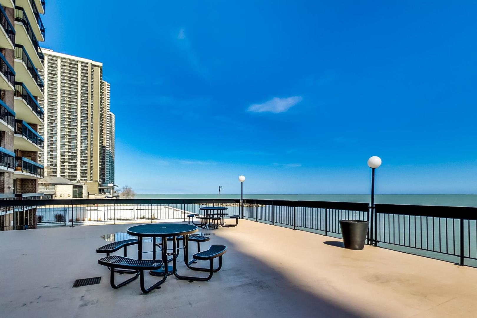 5901 N Sheridan Road Unit: 6K