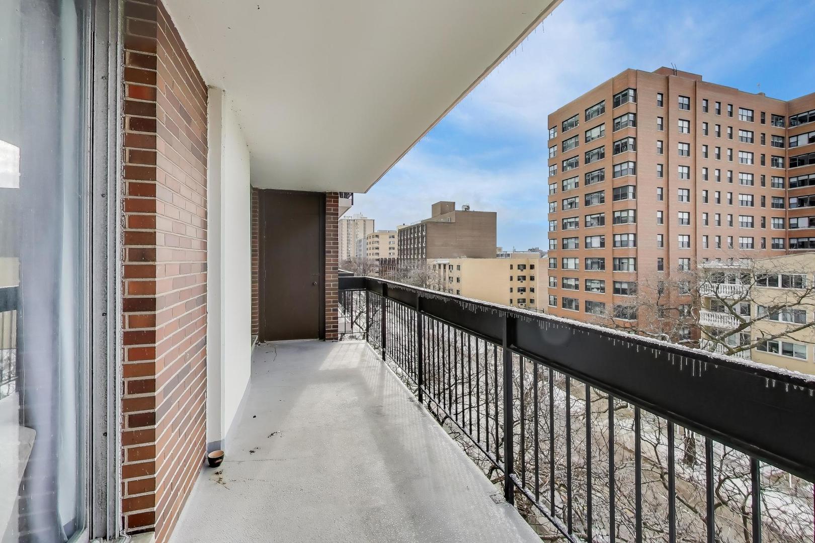5901 N Sheridan Road Unit: 6K
