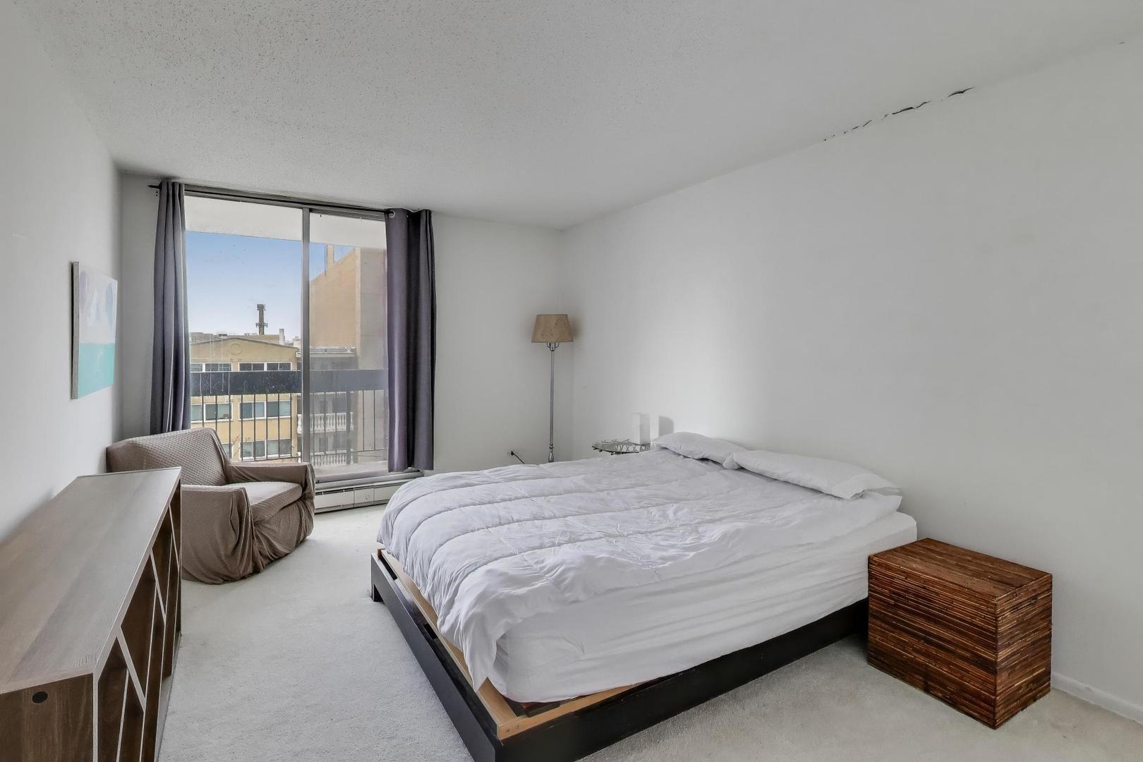 5901 N Sheridan Road Unit: 6K