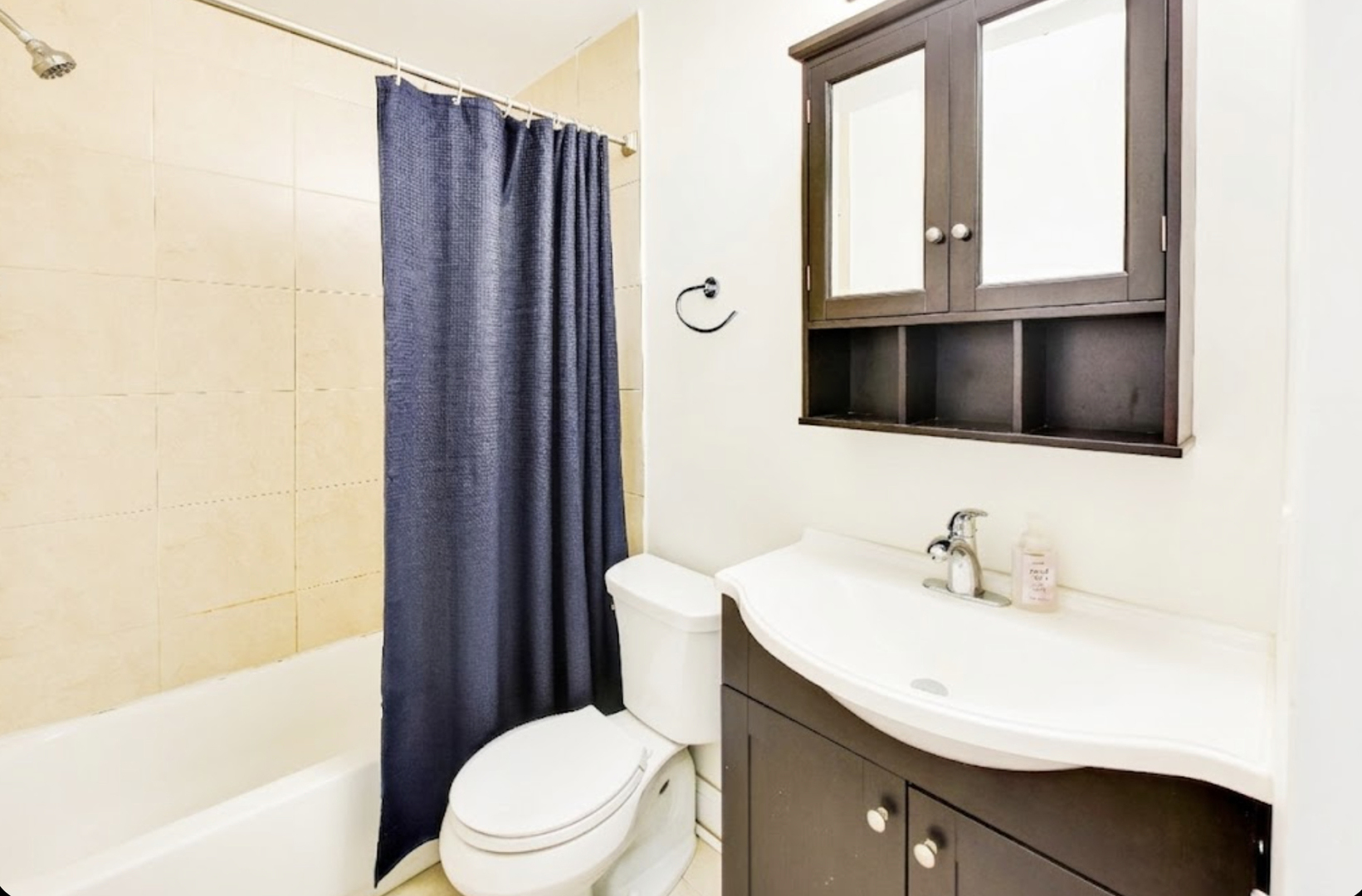 444 W FULLERTON Parkway Unit: 305