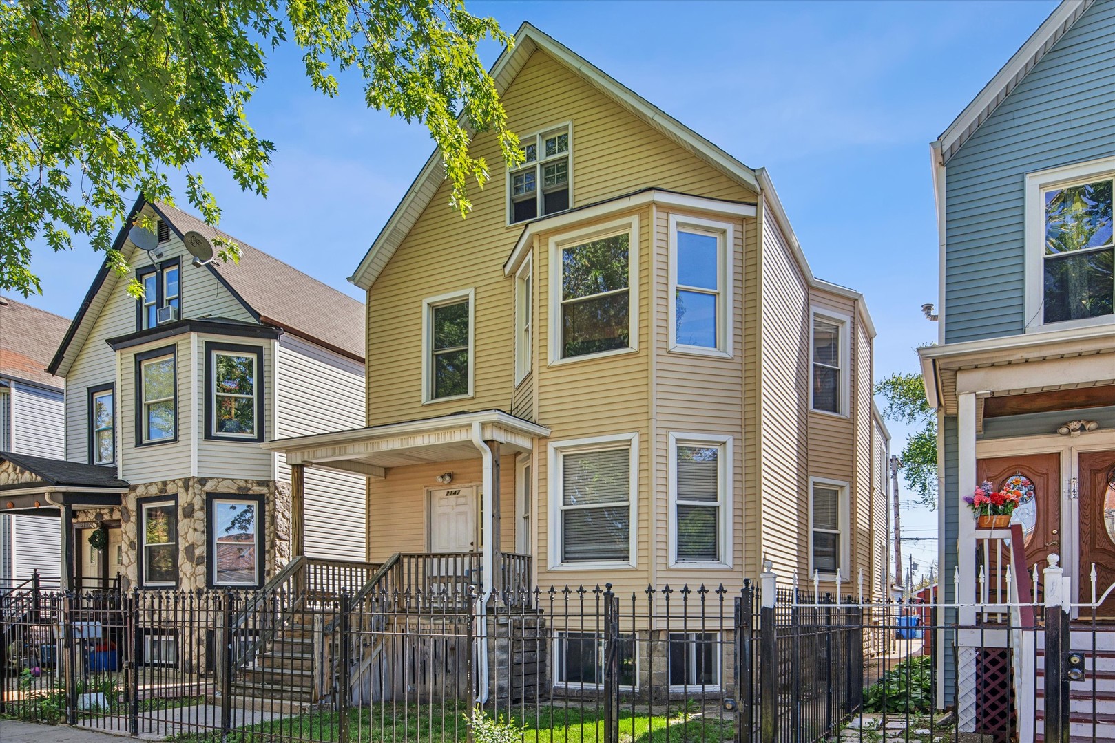 2147 N Kilpatrick Avenue