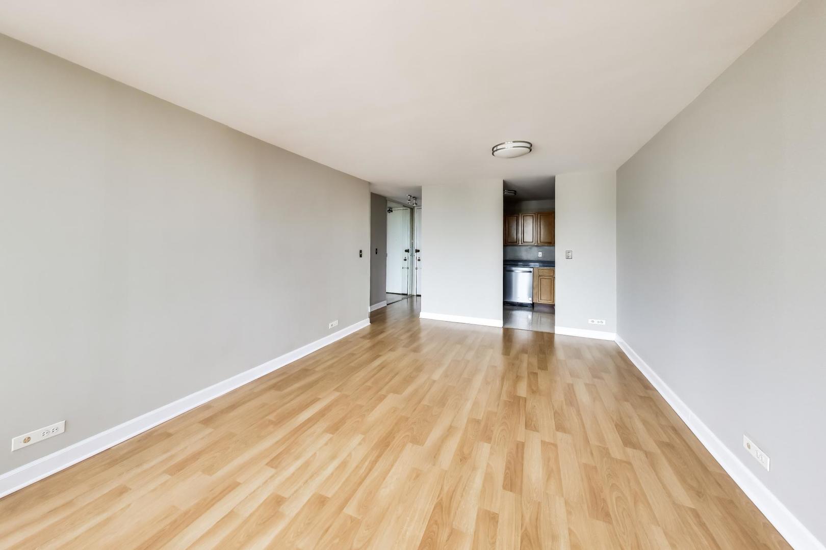 444 W Fullerton Parkway Unit: 1010