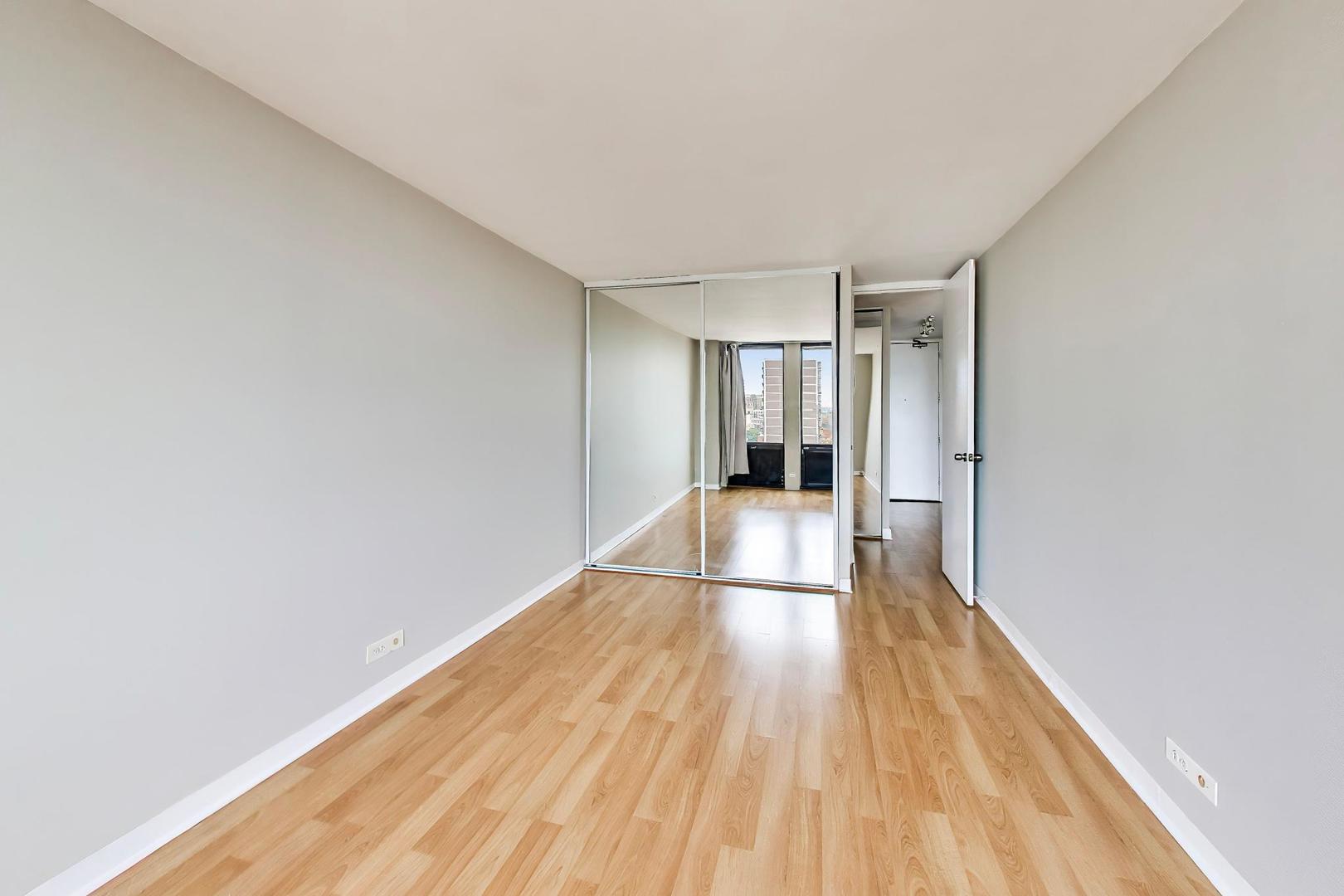 444 W Fullerton Parkway Unit: 1010