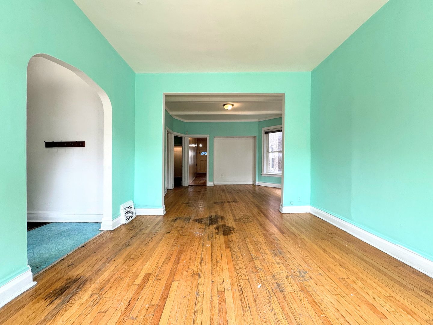 3914 W Gladys Avenue