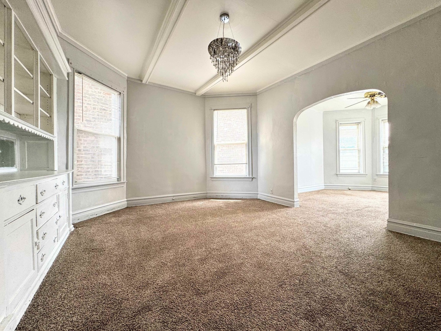 3914 W Gladys Avenue