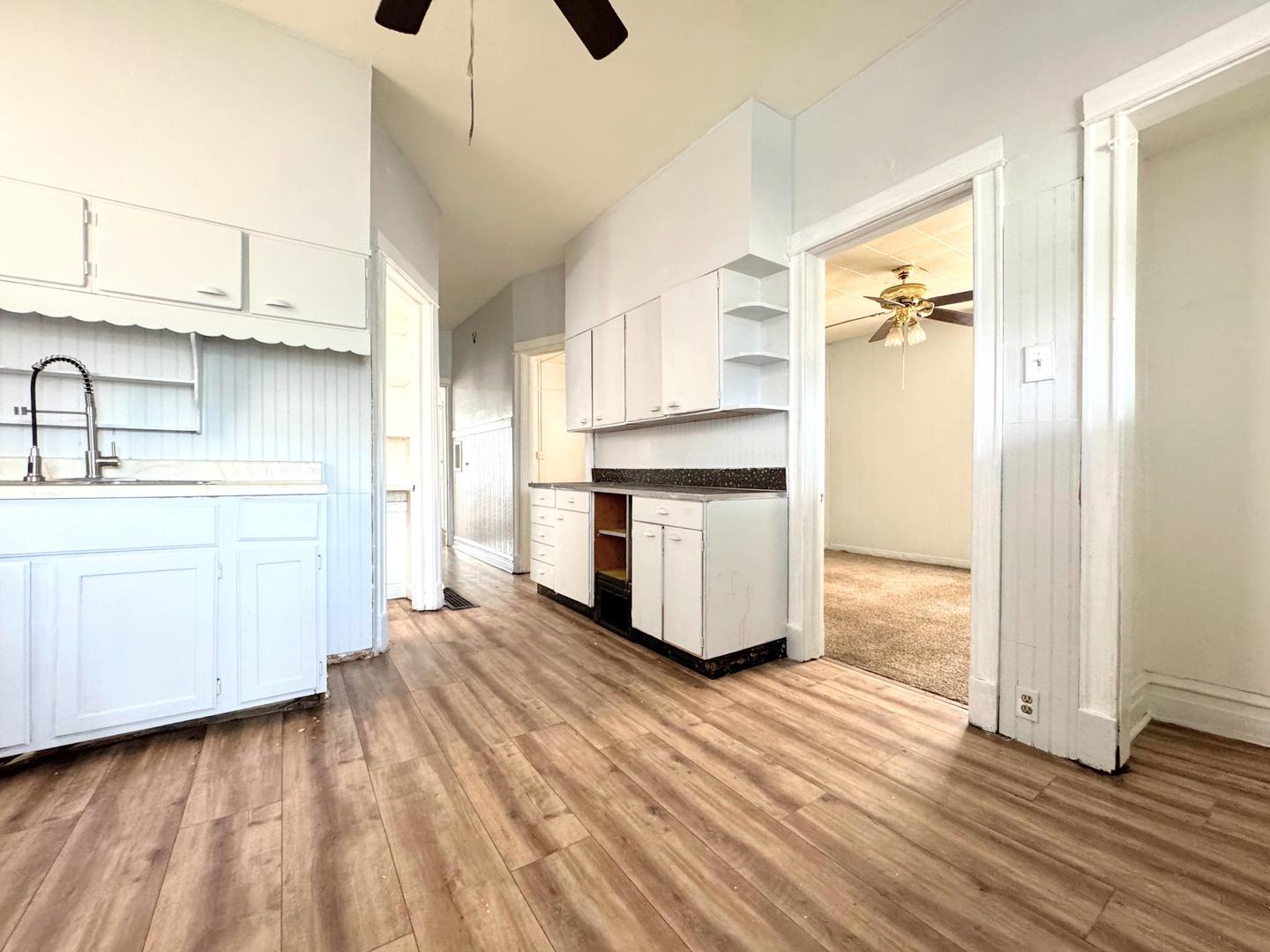 3914 W Gladys Avenue