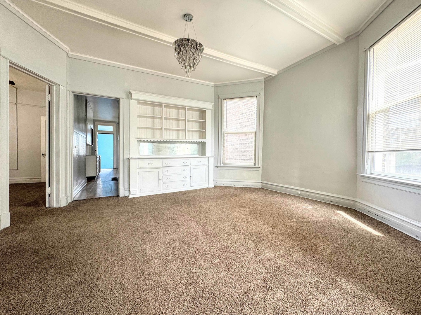 3914 W Gladys Avenue