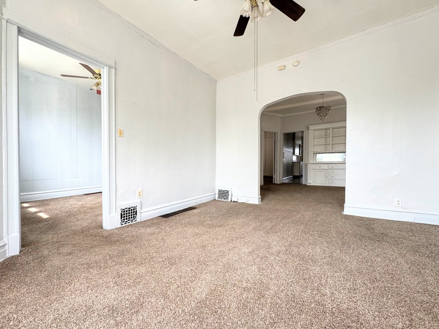 3914 W Gladys Avenue