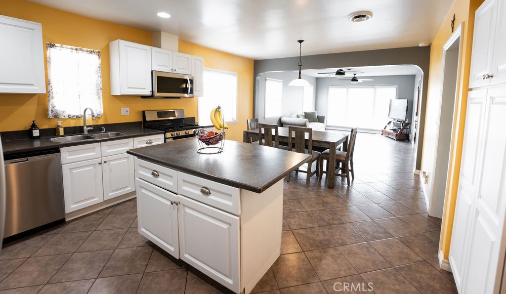 10424 Woodhue Street