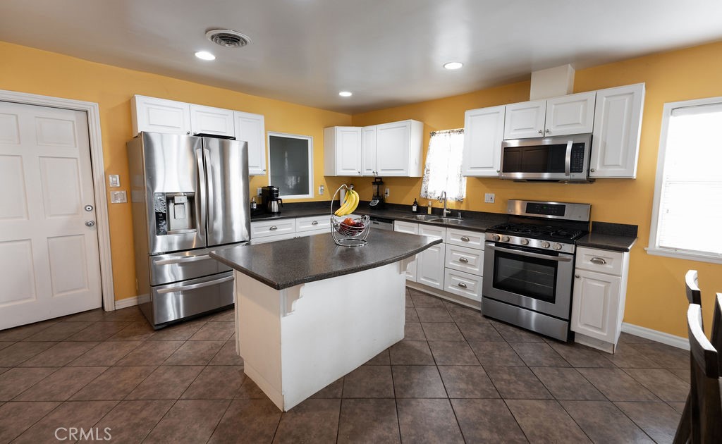 10424 Woodhue Street