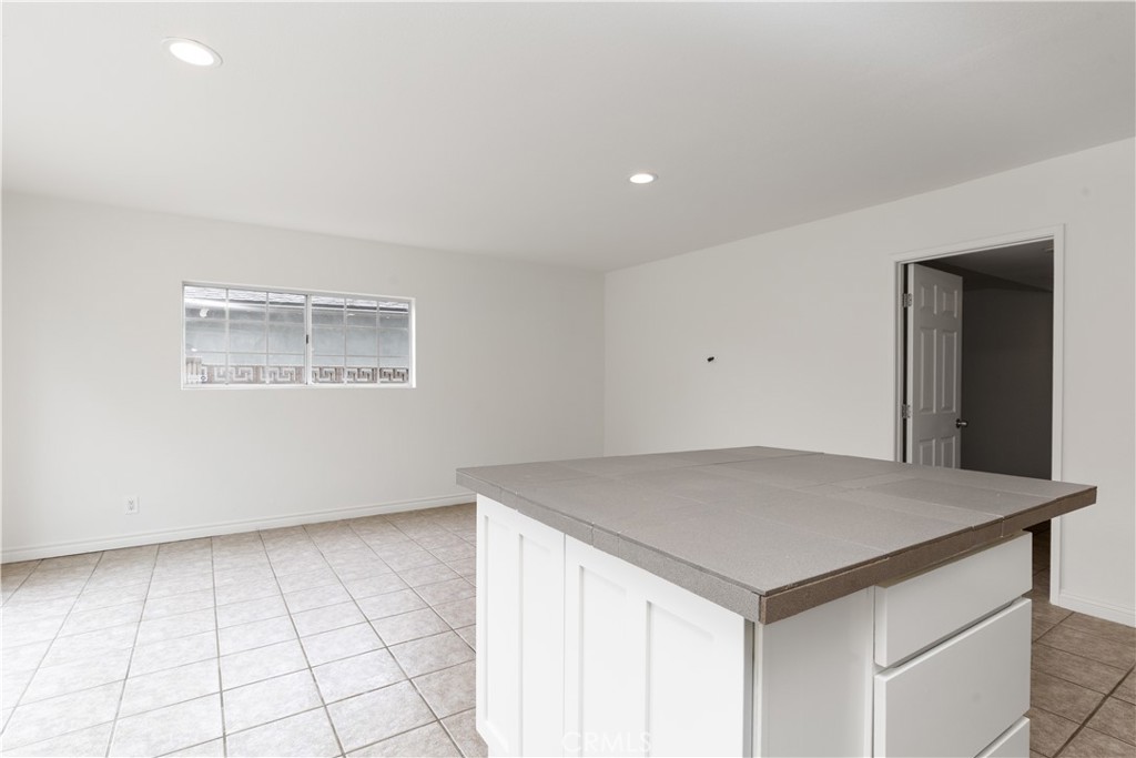 1635 N Greycastle Avenue