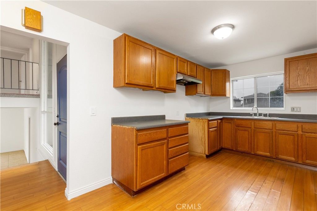 1635 N Greycastle Avenue