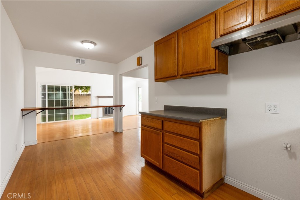 1635 N Greycastle Avenue