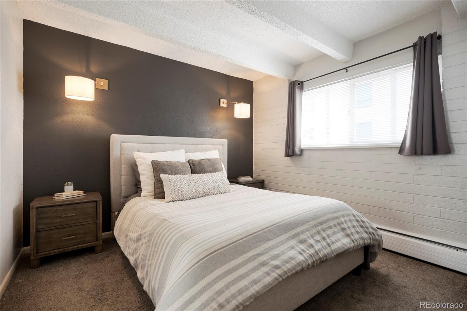 250 N pearl Unit: 206