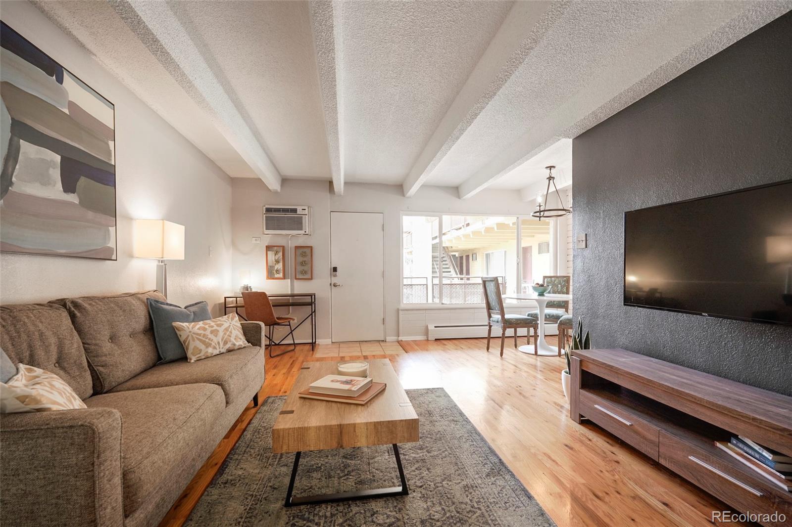 250 N pearl Unit: 206
