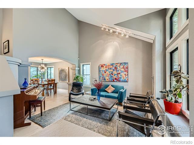 325 Peregrine Circle