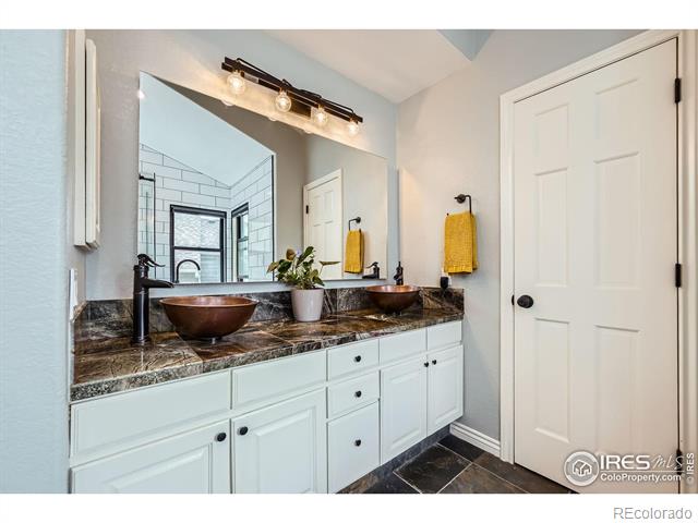 325 Peregrine Circle