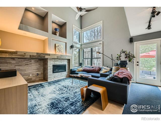 325 Peregrine Circle