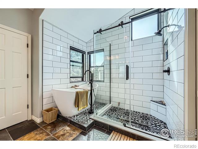 325 Peregrine Circle