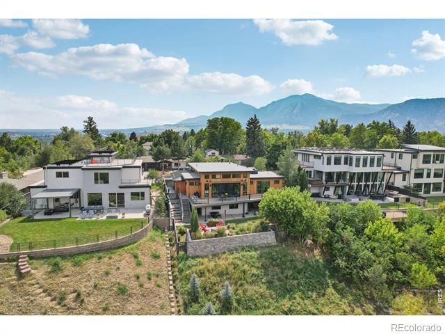 2085 Balsam Drive
