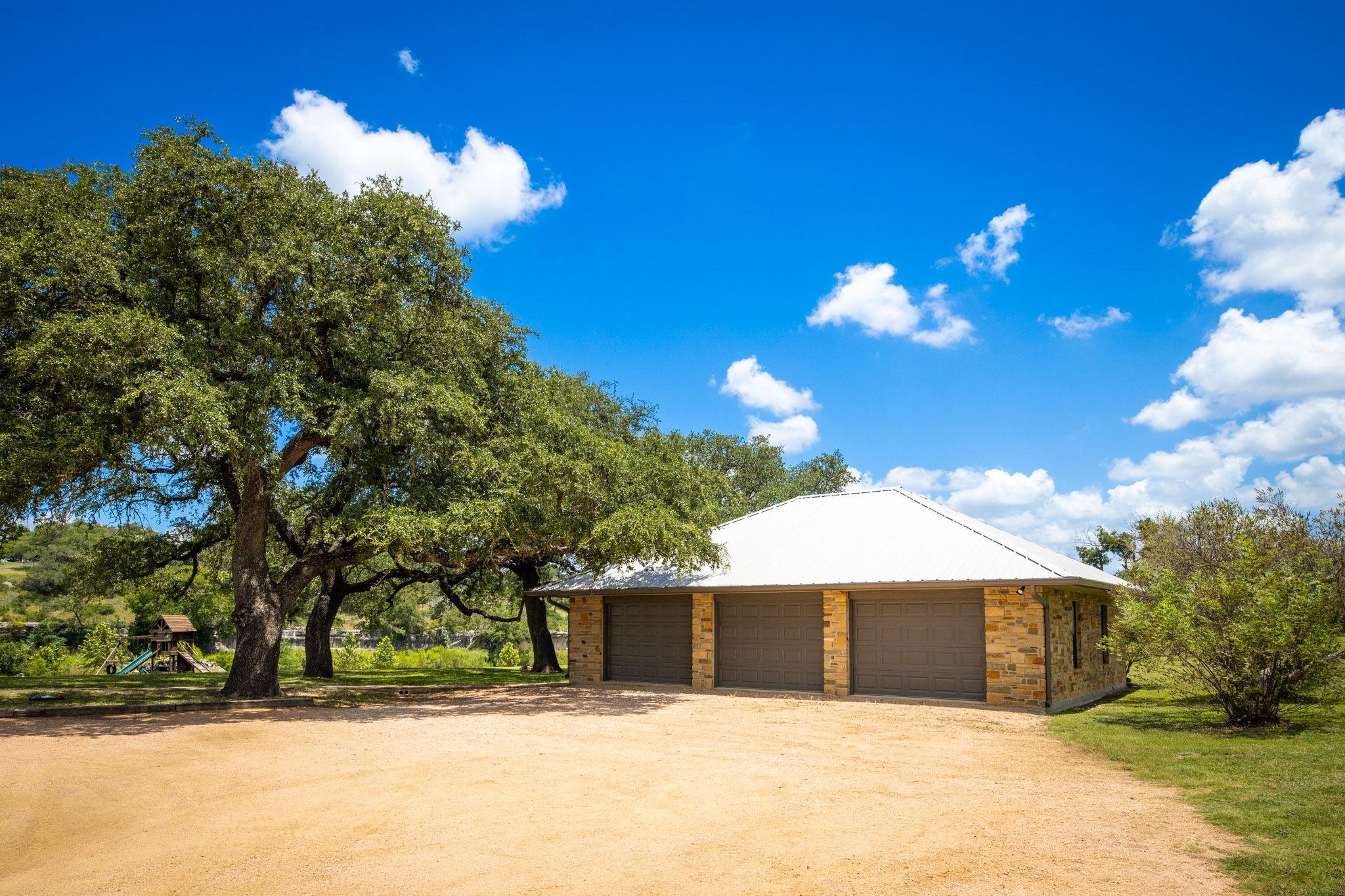 871 Chimney Valley RD