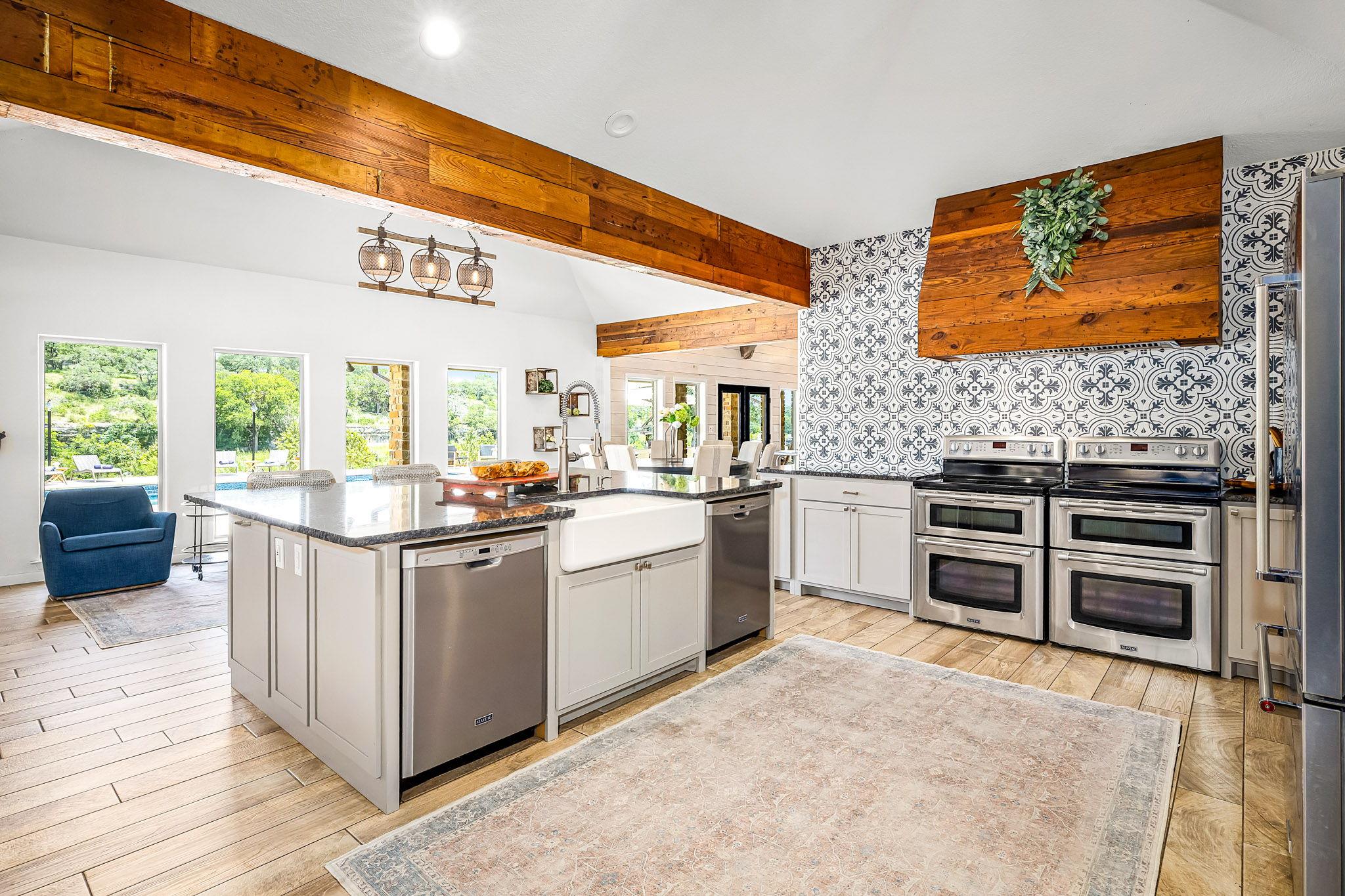 871 Chimney Valley RD