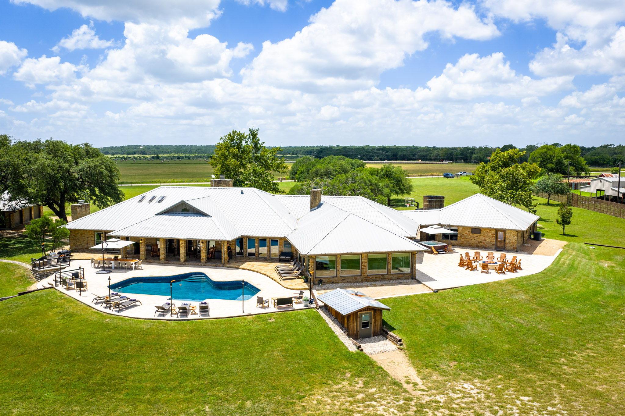 871 Chimney Valley RD