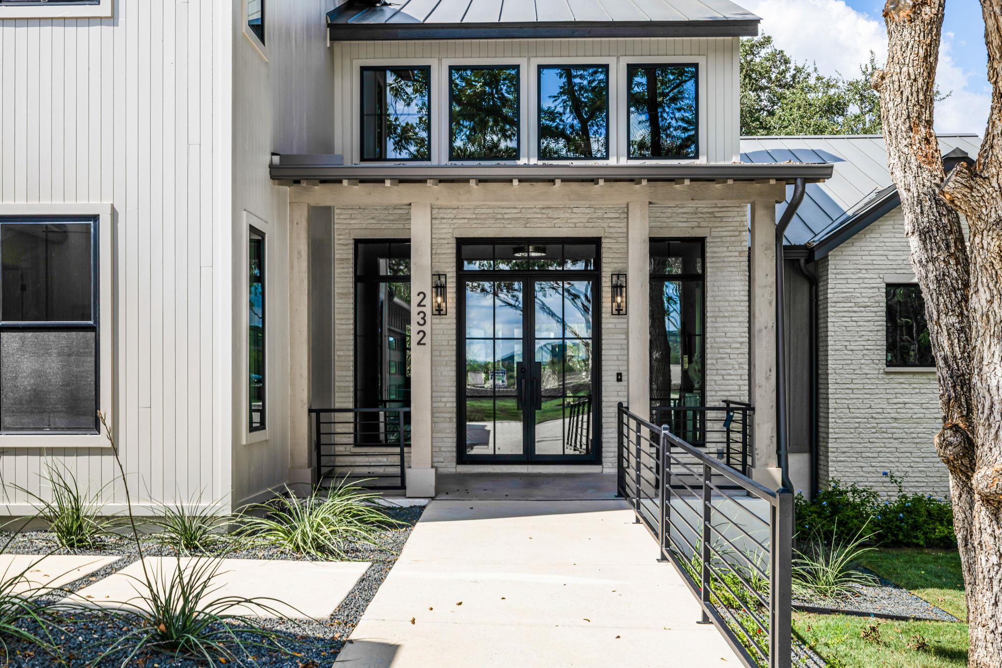 232 Riverfront DR, New Braunfels