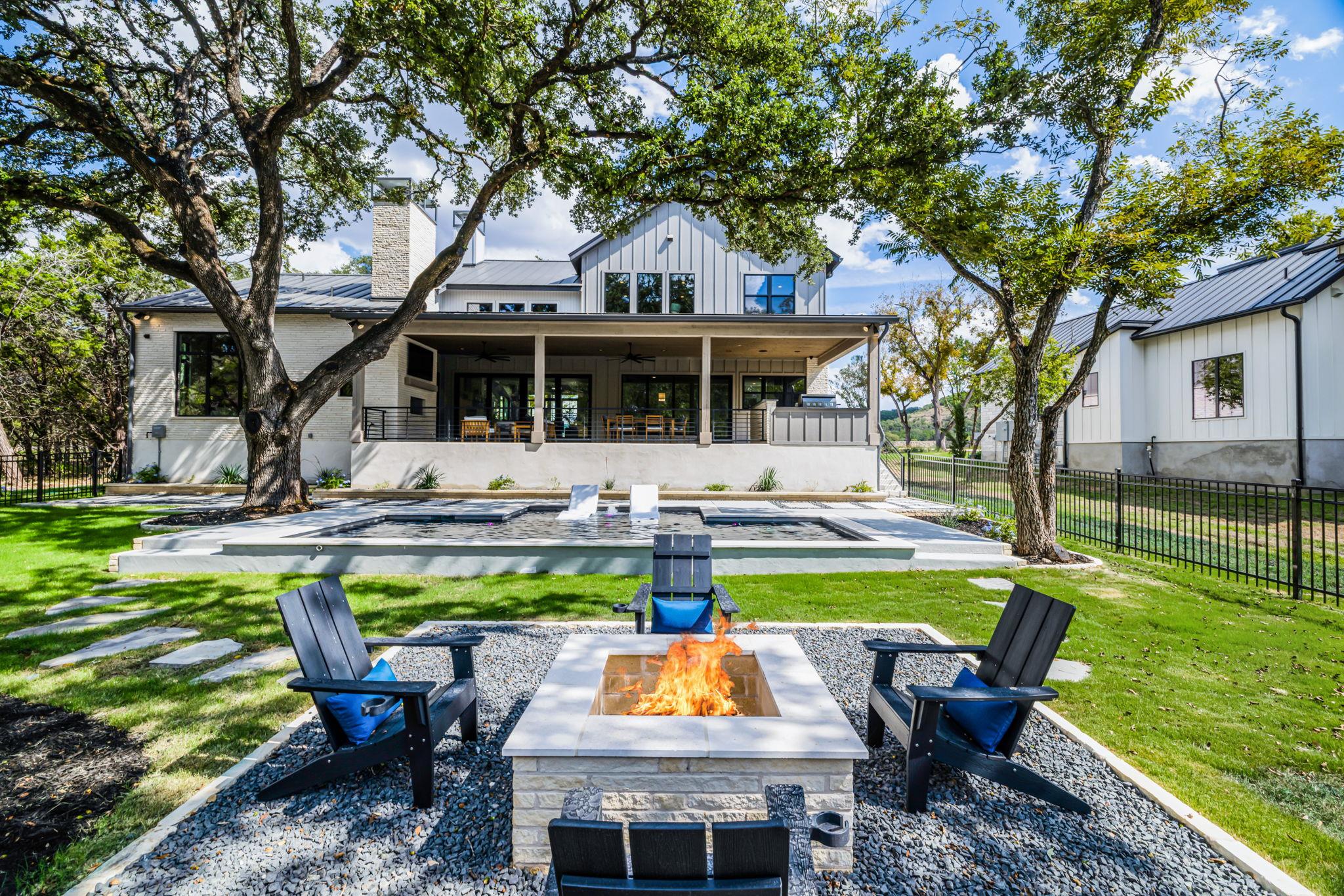 232 Riverfront DR, New Braunfels