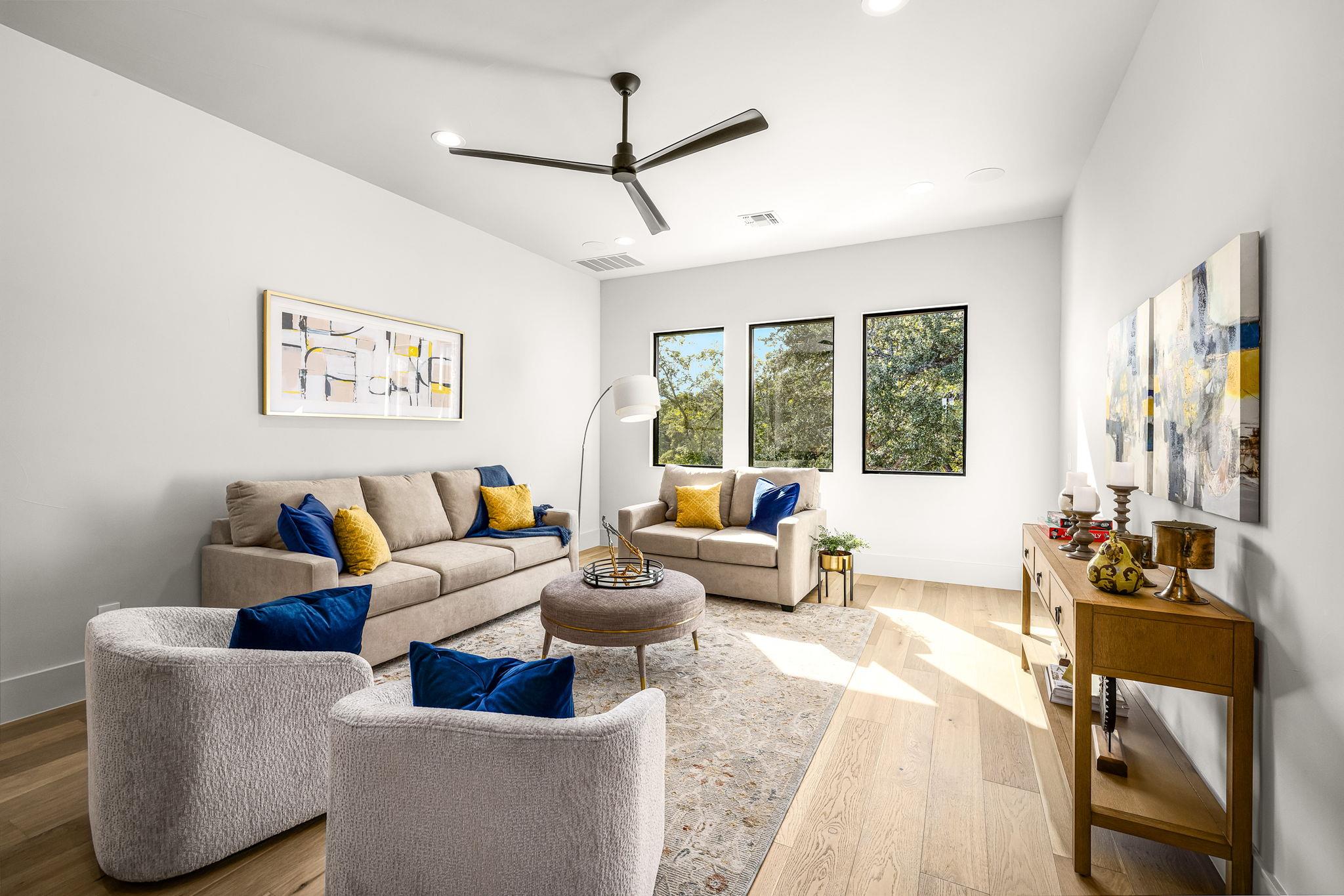 232 Riverfront DR, New Braunfels