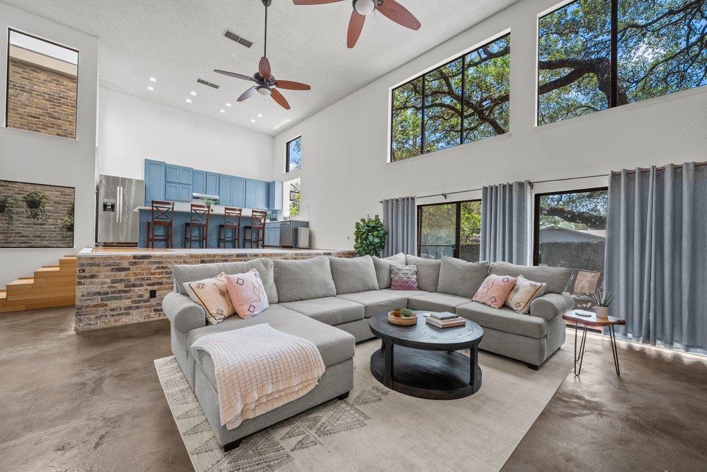 702 California BLVD # 702