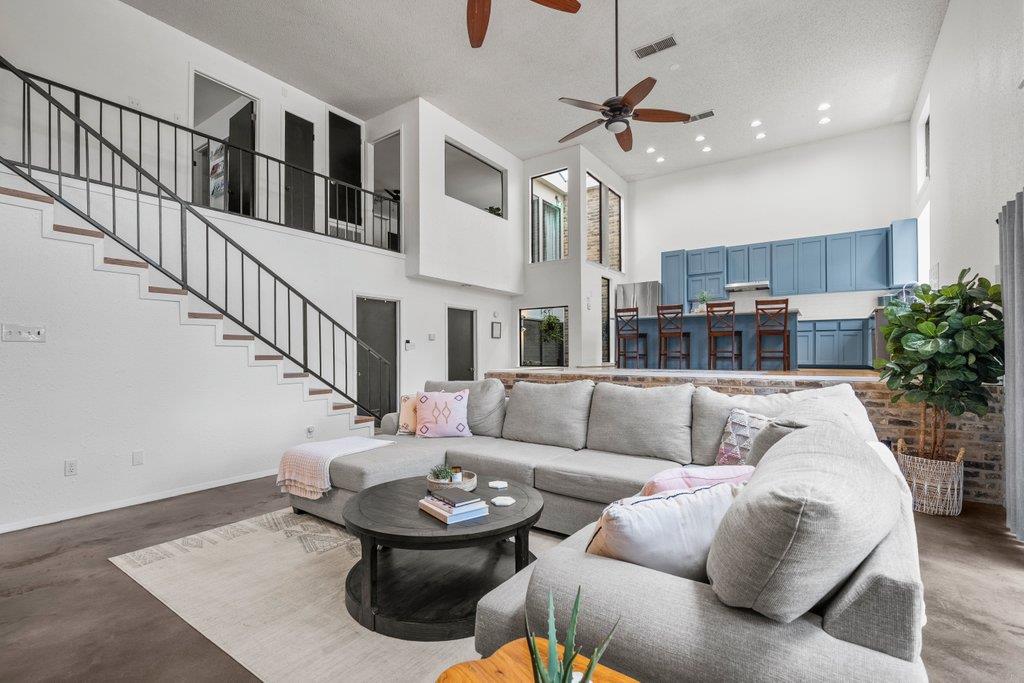 702 California BLVD # 702