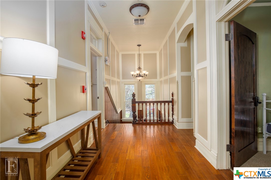 1207 N Austin Street