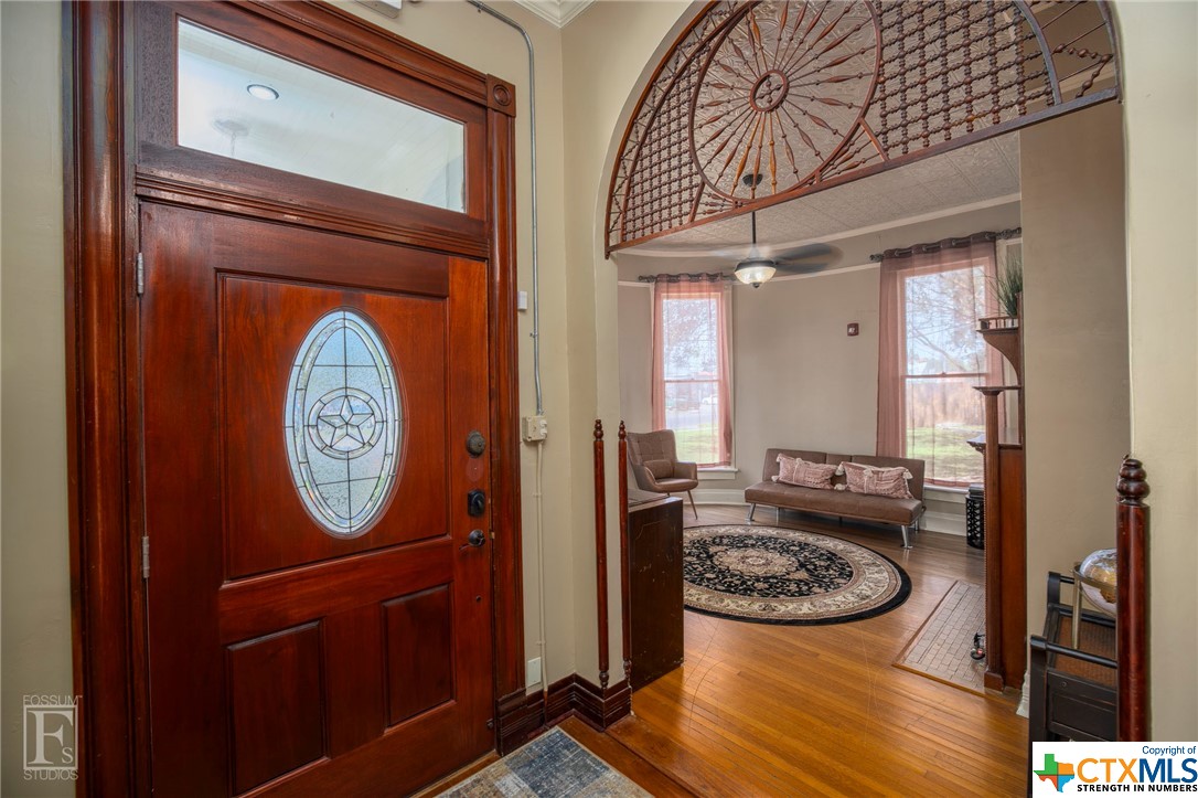 1207 N Austin Street