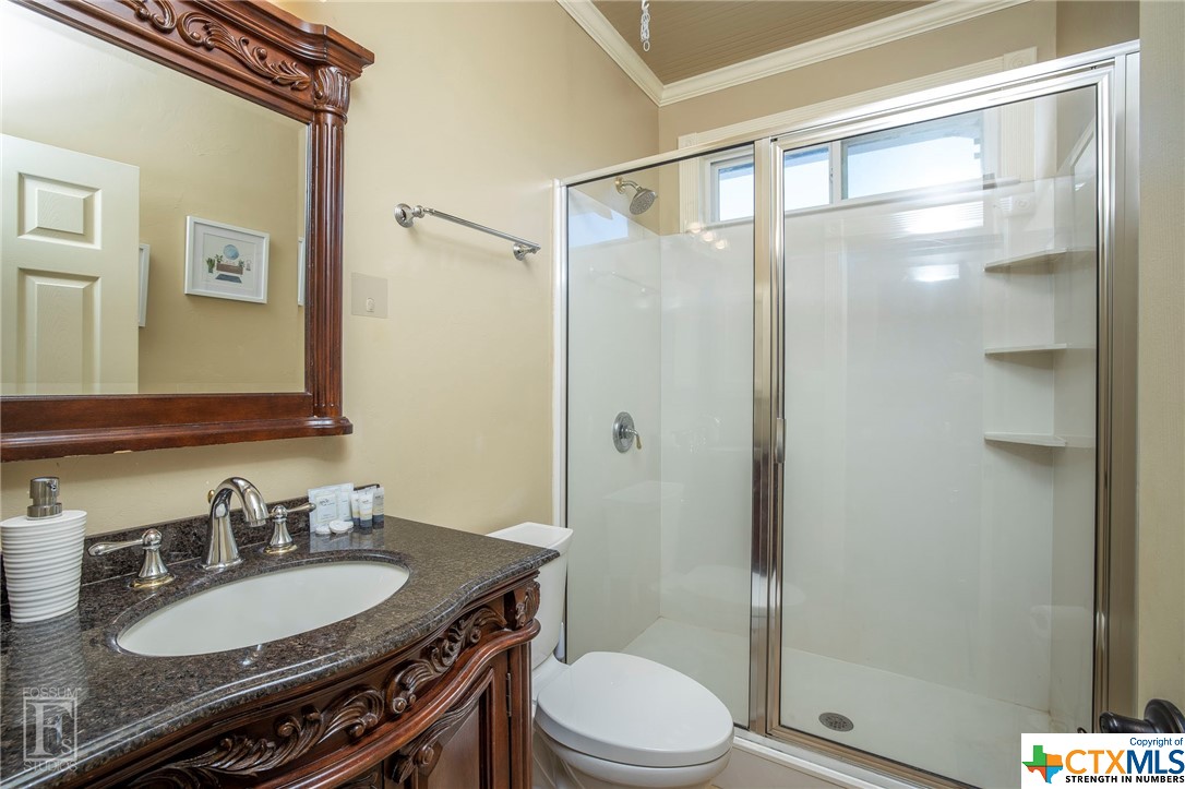 1207 N Austin Street